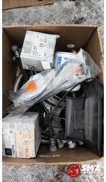 Mercedes-Benz Lot onderdelen Mercedes - תא ופנים הרכב עבור משאית: תמונה 1 Mercedes-Benz Lot onderdelen Mercedes - תא ופנים הרכב עבור משאית: תמונה 1