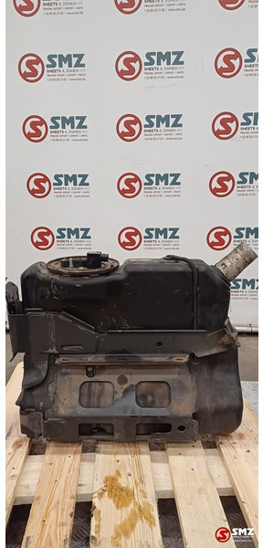 Mercedes-Benz Occ AdBluetank 25L + AdBlueniveausensor Mercedes - מערכת דלק עבור משאית: תמונה 2 Mercedes-Benz Occ AdBluetank 25L + AdBlueniveausensor Mercedes - מערכת דלק עבור משאית: תמונה 2