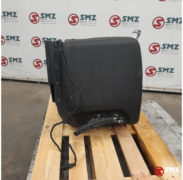 Mercedes-Benz Occ AdBluetank 85L + AdBlueniveausensor Mercedes - מערכת דלק עבור משאית: תמונה 4 Mercedes-Benz Occ AdBluetank 85L + AdBlueniveausensor Mercedes - מערכת דלק עבור משאית: תמונה 4