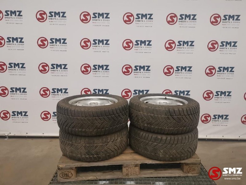 Mercedes-Benz Occ Band Dunlop M+S met velg 225/55R16 95H - צמיג עבור משאית: תמונה 1 Mercedes-Benz Occ Band Dunlop M+S met velg 225/55R16 95H - צמיג עבור משאית: תמונה 1