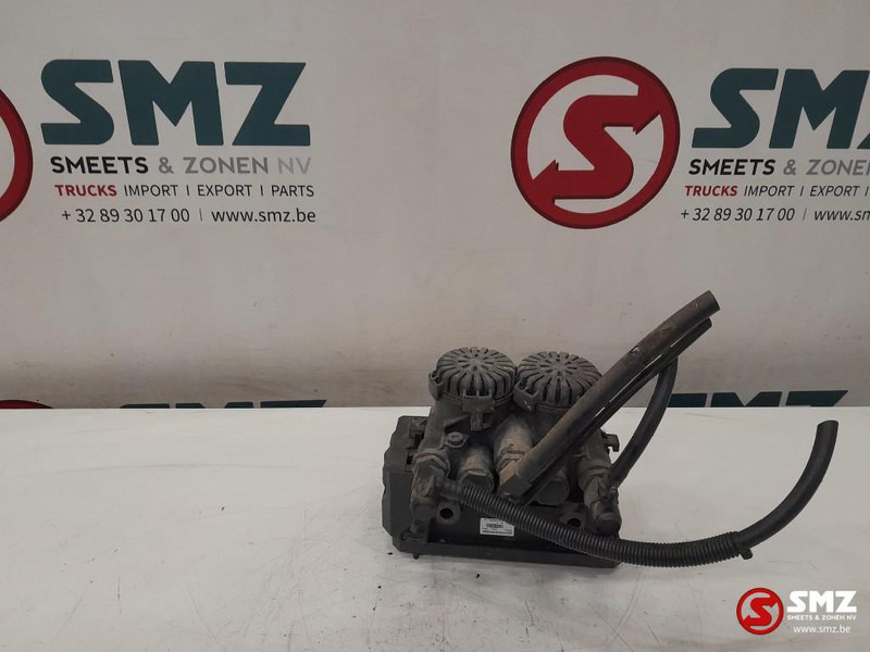 Mercedes-Benz Occ EBS achterasmodulator Mercedes - חלקי חילוף עבור משאית: תמונה 2 Mercedes-Benz Occ EBS achterasmodulator Mercedes - חלקי חילוף עבור משאית: תמונה 2