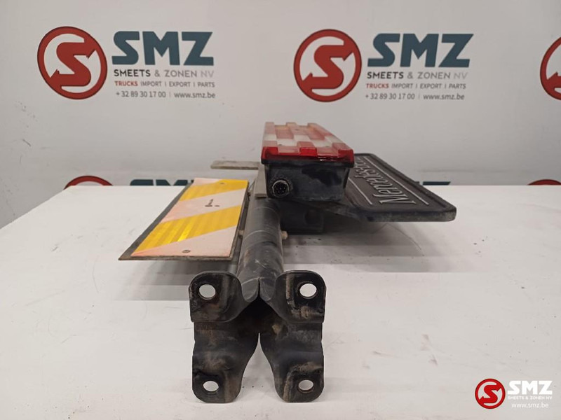 Mercedes-Benz Occ achterlicht rechts met steun Mercedes - פנס אחורי עבור משאית: תמונה 3 Mercedes-Benz Occ achterlicht rechts met steun Mercedes - פנס אחורי עבור משאית: תמונה 3
