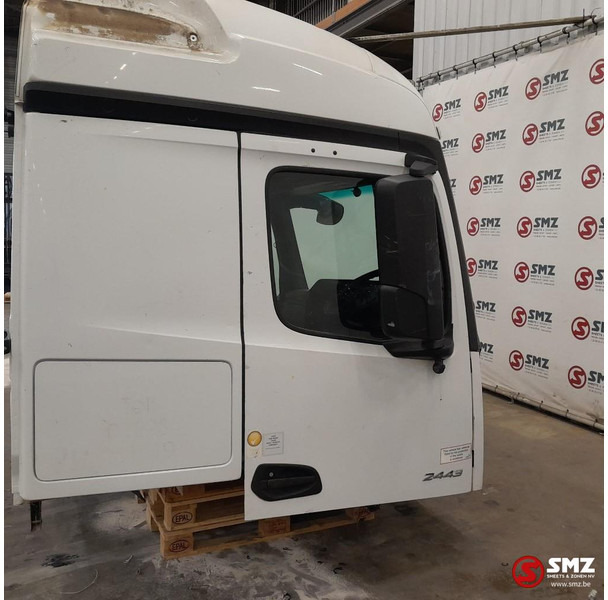 Mercedes-Benz Occ cabine RHD Mercedes - תא ופנים הרכב עבור משאית: תמונה 4 Mercedes-Benz Occ cabine RHD Mercedes - תא ופנים הרכב עבור משאית: תמונה 4