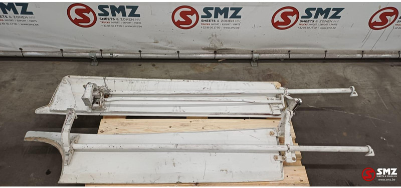 Mercedes-Benz Occ cabinespoilerset Mercedes SK - אווירודינמיקה/ ספוילר עבור משאית: תמונה 4 Mercedes-Benz Occ cabinespoilerset Mercedes SK - אווירודינמיקה/ ספוילר עבור משאית: תמונה 4