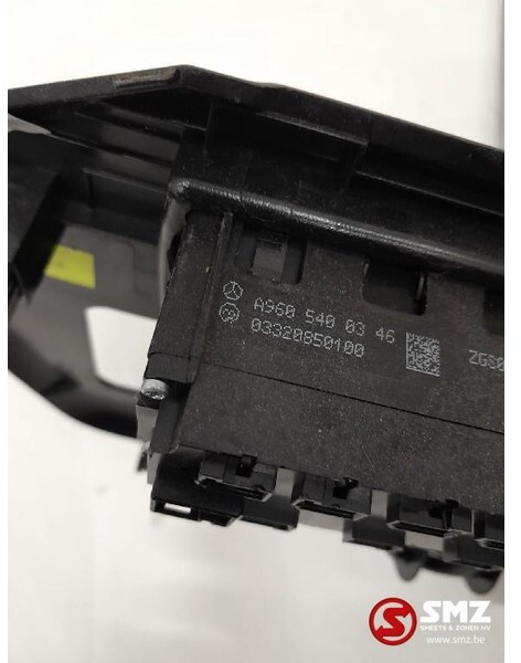 תא ופנים הרכב עבור משאית Mercedes-Benz Occ dashborddelen Mercedes Actros A9606801508+A960: תמונה 6 תא ופנים הרכב עבור משאית Mercedes-Benz Occ dashborddelen Mercedes Actros A9606801508+A960: תמונה 6