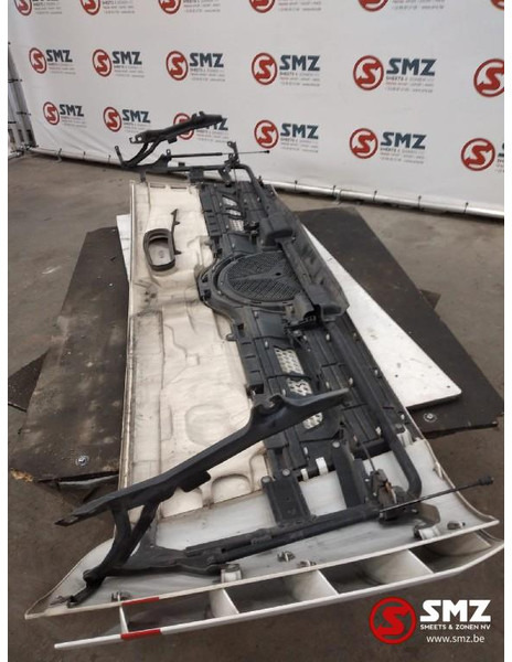 Mercedes-Benz Occ motorkap + windgeleider links Mercedes - מכסה מנוע עבור משאית: תמונה 2 Mercedes-Benz Occ motorkap + windgeleider links Mercedes - מכסה מנוע עבור משאית: תמונה 2