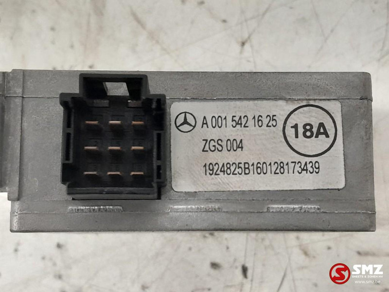 Mercedes-Benz Occ omvormer besturingseenheid 24V-12V 18A Mercede - ECU עבור משאית: תמונה 4 Mercedes-Benz Occ omvormer besturingseenheid 24V-12V 18A Mercede - ECU עבור משאית: תמונה 4