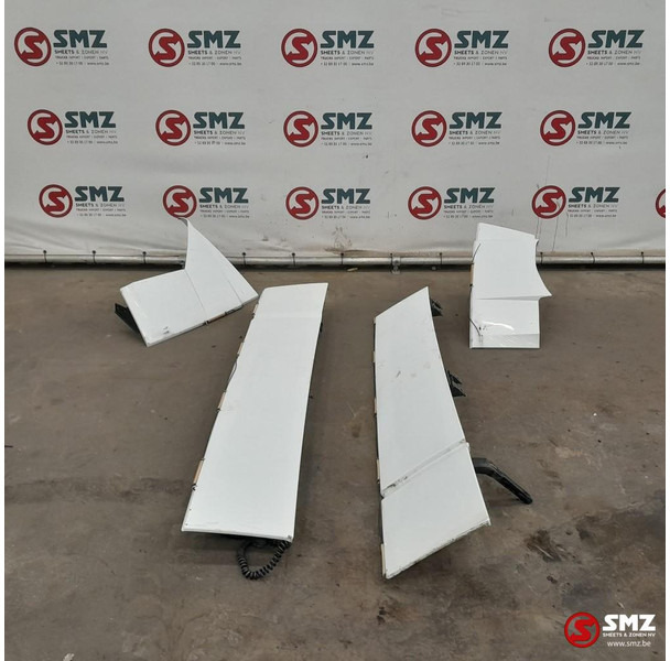 Mercedes-Benz Occ set cabinespoilers Mercedes - אווירודינמיקה/ ספוילר עבור משאית: תמונה 1 Mercedes-Benz Occ set cabinespoilers Mercedes - אווירודינמיקה/ ספוילר עבור משאית: תמונה 1