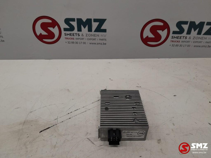 Mercedes-Benz Occ spanningsregeleenheid Mercedes Actros MP4 A001 - ECU עבור משאית: תמונה 2 Mercedes-Benz Occ spanningsregeleenheid Mercedes Actros MP4 A001 - ECU עבור משאית: תמונה 2