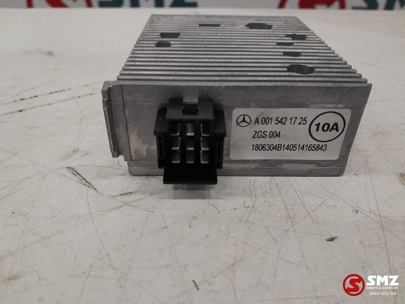 Mercedes-Benz Occ spanningsregeleenheid Mercedes Actros MP4 A001 - ECU עבור משאית: תמונה 3 Mercedes-Benz Occ spanningsregeleenheid Mercedes Actros MP4 A001 - ECU עבור משאית: תמונה 3