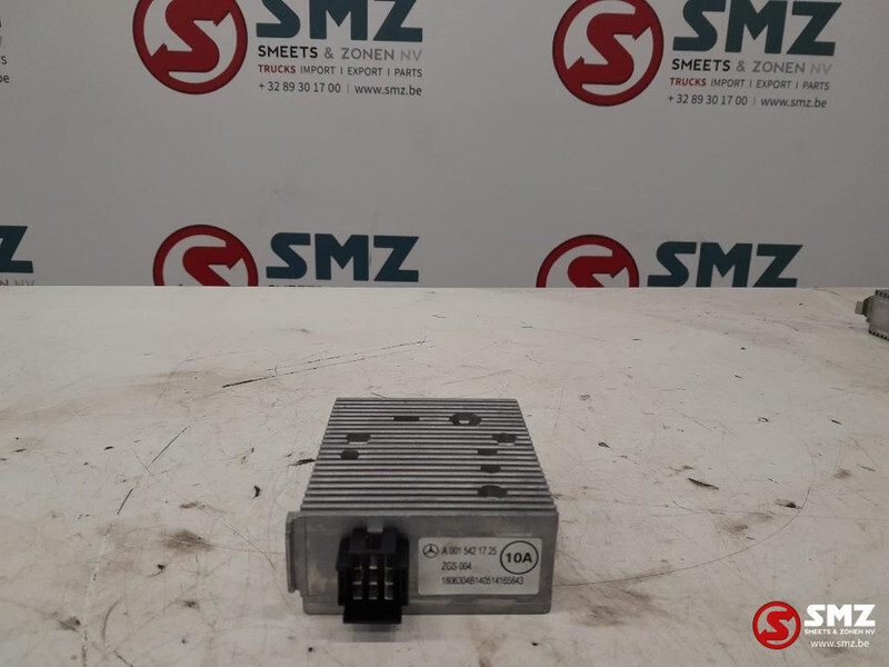 Mercedes-Benz Occ spanningsregeleenheid Mercedes Actros MP4 A001 - ECU עבור משאית: תמונה 1 Mercedes-Benz Occ spanningsregeleenheid Mercedes Actros MP4 A001 - ECU עבור משאית: תמונה 1