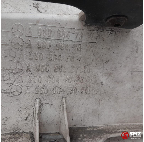Mercedes-Benz Occ spatbord rechts Mercedes - גוף וחלק חיצוני עבור משאית: תמונה 4 Mercedes-Benz Occ spatbord rechts Mercedes - גוף וחלק חיצוני עבור משאית: תמונה 4
