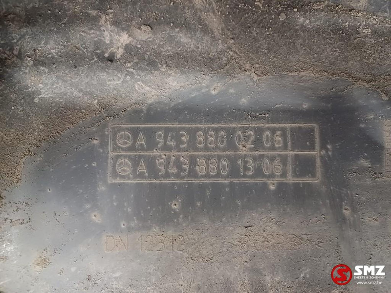 Mercedes-Benz Occ spatbord + spatbordbeugel Econic rechtsachtera - גוף וחלק חיצוני עבור משאית: תמונה 5 Mercedes-Benz Occ spatbord + spatbordbeugel Econic rechtsachtera - גוף וחלק חיצוני עבור משאית: תמונה 5