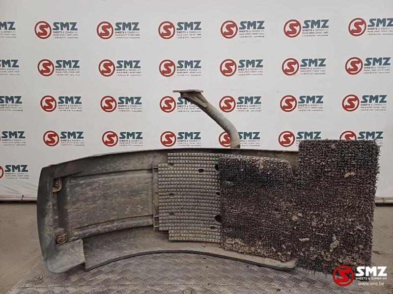 Mercedes-Benz Occ spatbord + spatbordbeugel Econic rechtsachtera - גוף וחלק חיצוני עבור משאית: תמונה 3 Mercedes-Benz Occ spatbord + spatbordbeugel Econic rechtsachtera - גוף וחלק חיצוני עבור משאית: תמונה 3