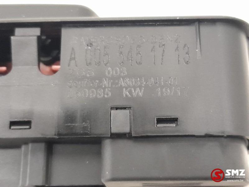 Mercedes-Benz Raamopener schakelaar passagierszijde Mercedes - מערכת חשמל עבור משאית: תמונה 5 Mercedes-Benz Raamopener schakelaar passagierszijde Mercedes - מערכת חשמל עבור משאית: תמונה 5