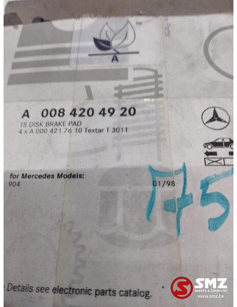 Mercedes-Benz Set remblokken mercedes sprinter w901-w905 a008420 - רפידות בלימה עבור משאית: תמונה 2 Mercedes-Benz Set remblokken mercedes sprinter w901-w905 a008420 - רפידות בלימה עבור משאית: תמונה 2