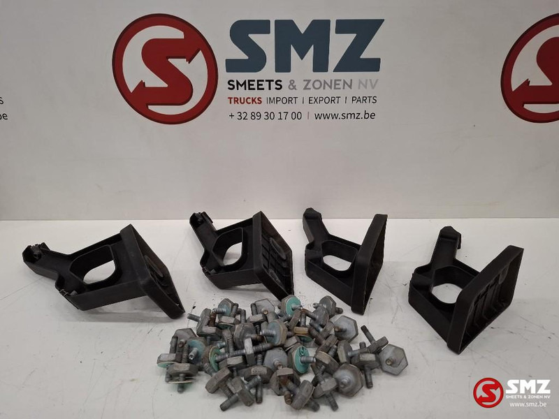 Renault Occ bevestigingsset zonneklep Renault - סוכך שמש עבור משאית: תמונה 2 Renault Occ bevestigingsset zonneklep Renault - סוכך שמש עבור משאית: תמונה 2