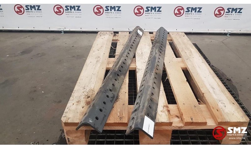 Renault Occ hoekprofielen voor montage koppelschotel - מצמד גלגל חמישי עבור משאית: תמונה 1 Renault Occ hoekprofielen voor montage koppelschotel - מצמד גלגל חמישי עבור משאית: תמונה 1