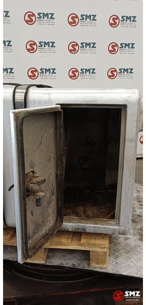 Renault Occ hydraulische tank 250L + materiaalkast Renault - מכל הידרולי עבור משאית: תמונה 5 Renault Occ hydraulische tank 250L + materiaalkast Renault - מכל הידרולי עבור משאית: תמונה 5