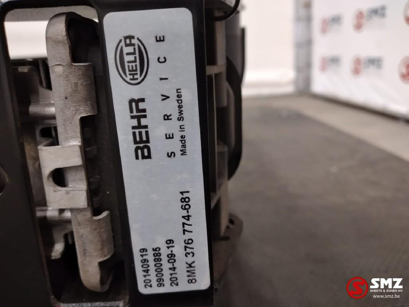 Renault Radiator Renault KERAX, PREMIUM, PREMIUM 2 - רדיאטור: תמונה 3 Renault Radiator Renault KERAX, PREMIUM, PREMIUM 2 - רדיאטור: תמונה 3