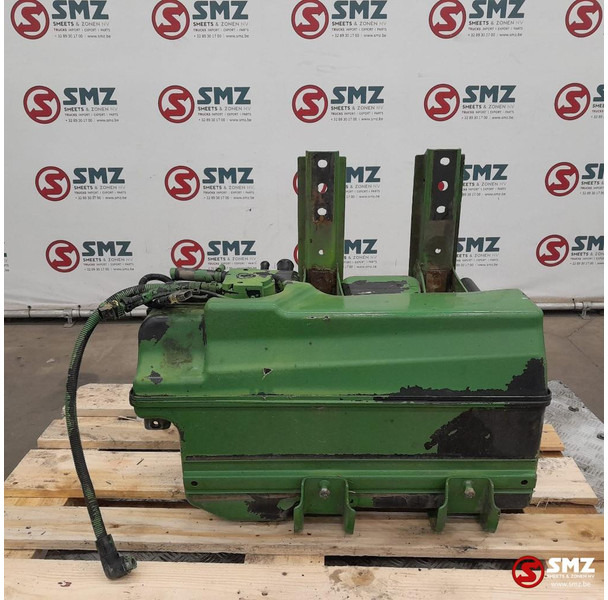 Scania Occ AdBluetank 75L + AdBlueniveausensor Scania - מערכת דלק עבור משאית: תמונה 1 Scania Occ AdBluetank 75L + AdBlueniveausensor Scania - מערכת דלק עבור משאית: תמונה 1