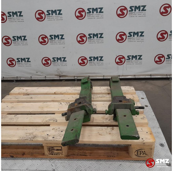 Scania Occ set van 2 bladveren stuuras / meeloopas Scania - מתלה פלדה עבור משאית: תמונה 3 Scania Occ set van 2 bladveren stuuras / meeloopas Scania - מתלה פלדה עבור משאית: תמונה 3