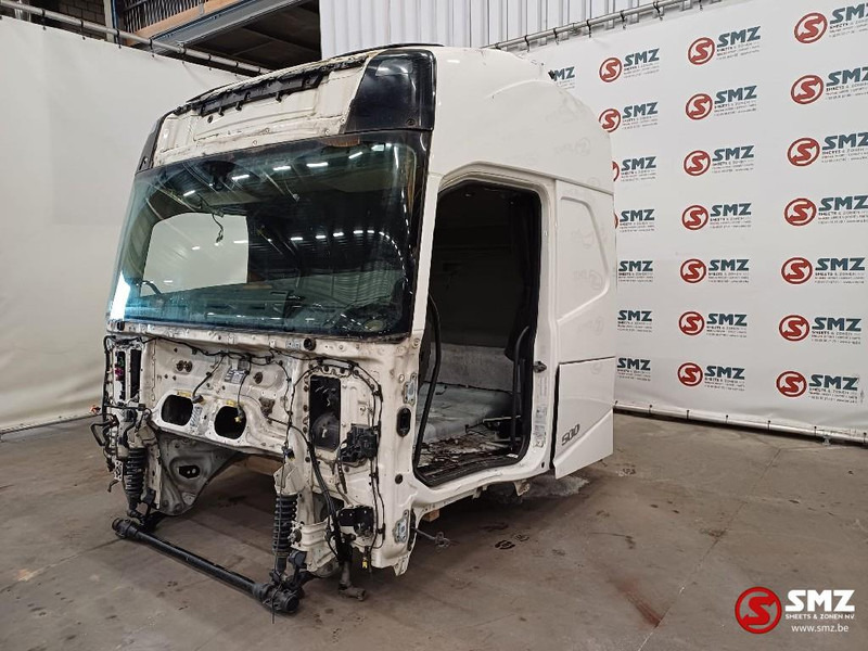 Volvo Occ Cabine Volvo FH4 met schade - תא ופנים הרכב עבור משאית: תמונה 2 Volvo Occ Cabine Volvo FH4 met schade - תא ופנים הרכב עבור משאית: תמונה 2
