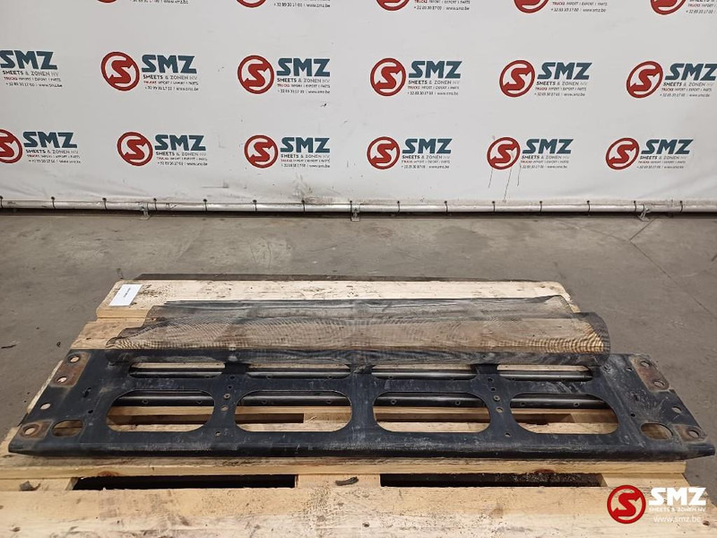 Volvo Occ binnenframe radiatorgrille Volvo - גריל עבור משאית: תמונה 4 Volvo Occ binnenframe radiatorgrille Volvo - גריל עבור משאית: תמונה 4