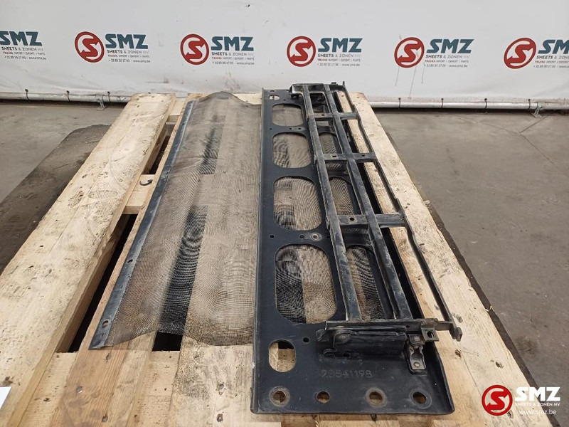 Volvo Occ binnenframe radiatorgrille Volvo - גריל עבור משאית: תמונה 2 Volvo Occ binnenframe radiatorgrille Volvo - גריל עבור משאית: תמונה 2