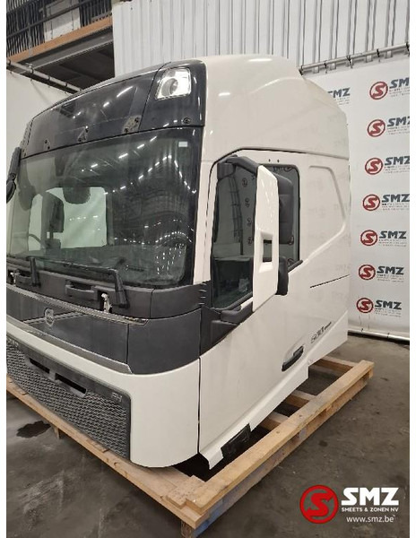 Volvo Occ cabine compleet Volvo FH4 - תא ופנים הרכב עבור משאית: תמונה 2 Volvo Occ cabine compleet Volvo FH4 - תא ופנים הרכב עבור משאית: תמונה 2