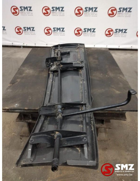 Volvo Occ cabinespoiler links Volvo FH 2371073 - אווירודינמיקה/ ספוילר עבור משאית: תמונה 2 Volvo Occ cabinespoiler links Volvo FH 2371073 - אווירודינמיקה/ ספוילר עבור משאית: תמונה 2