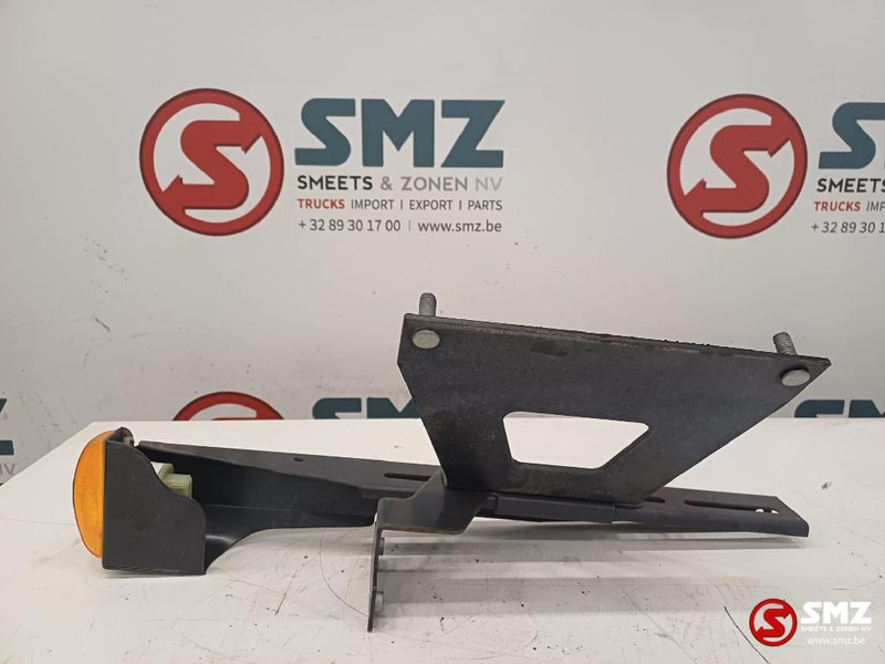 Volvo Occ richtingaanwijzerssteun links Volvo - מסגרת/ שלדה עבור משאית: תמונה 2 Volvo Occ richtingaanwijzerssteun links Volvo - מסגרת/ שלדה עבור משאית: תמונה 2