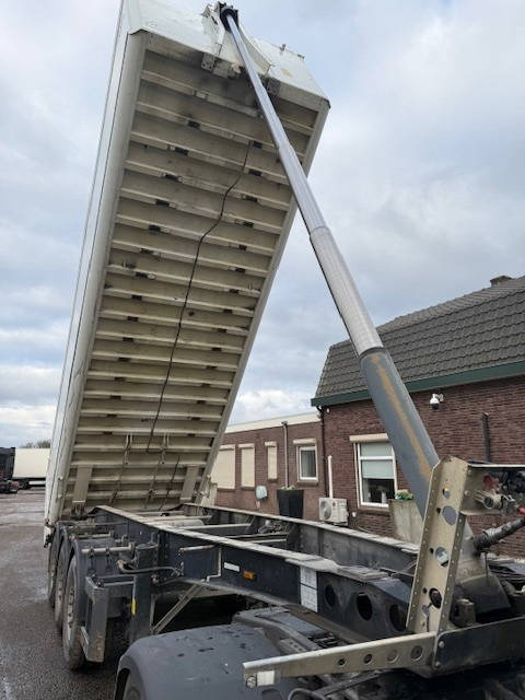 Diversen Aluminium Bak stalen chassis 28 cub - סמיטריילר עם מזהיר: תמונה 2 Diversen Aluminium Bak stalen chassis 28 cub - סמיטריילר עם מזהיר: תמונה 2