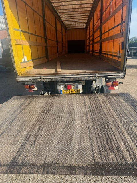 Krone Stuuras liftas laadklep - סמיטריילר עם וילונות צד: תמונה 5 Krone Stuuras liftas laadklep - סמיטריילר עם וילונות צד: תמונה 5