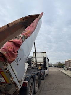 Schmitz Cargobull Stalen kipper 24 cub - סמיטריילר עם מזהיר: תמונה 3 Schmitz Cargobull Stalen kipper 24 cub - סמיטריילר עם מזהיר: תמונה 3