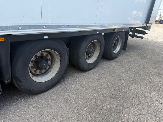 Schmitz Cargobull Thermoking - סמיטריילר עם קירור: תמונה 5 Schmitz Cargobull Thermoking - סמיטריילר עם קירור: תמונה 5