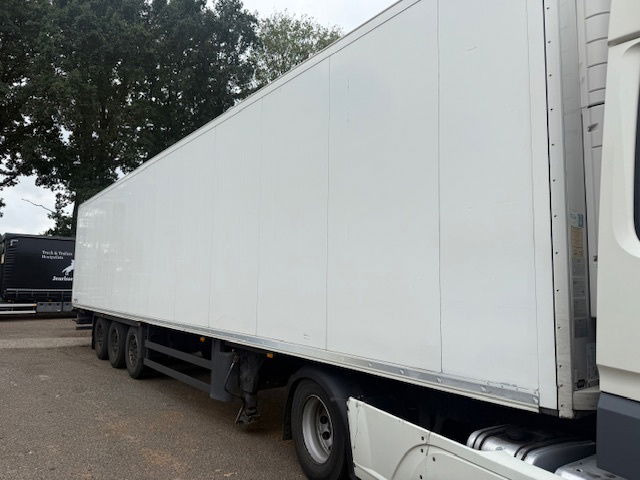 Schmitz Cargobull Vector 1550 liftas - סמיטריילר עם קירור: תמונה 4 Schmitz Cargobull Vector 1550 liftas - סמיטריילר עם קירור: תמונה 4