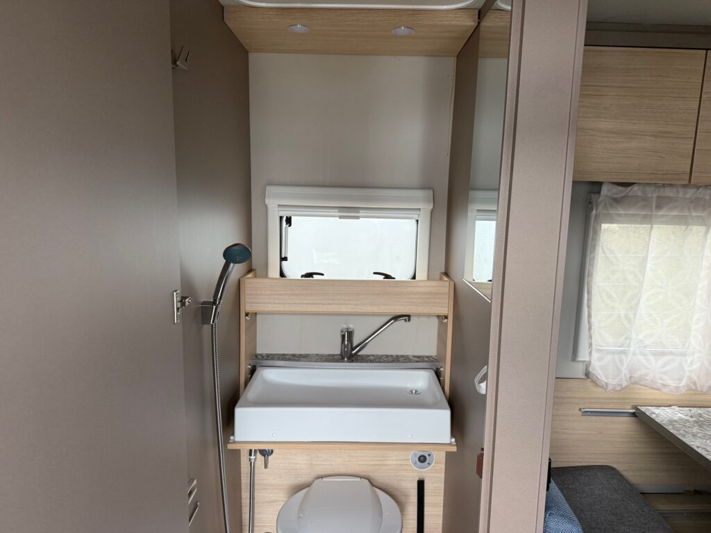 קרוואן נגרר Weinsberg CaraCito 470 QDK 2024: תמונה 13 קרוואן נגרר Weinsberg CaraCito 470 QDK 2024: תמונה 13