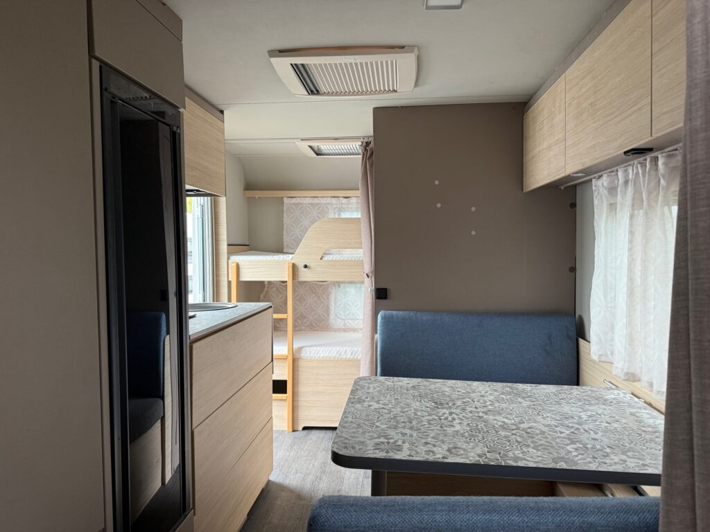 קרוואן נגרר Weinsberg CaraCito 470 QDK 2024: תמונה 9 קרוואן נגרר Weinsberg CaraCito 470 QDK 2024: תמונה 9