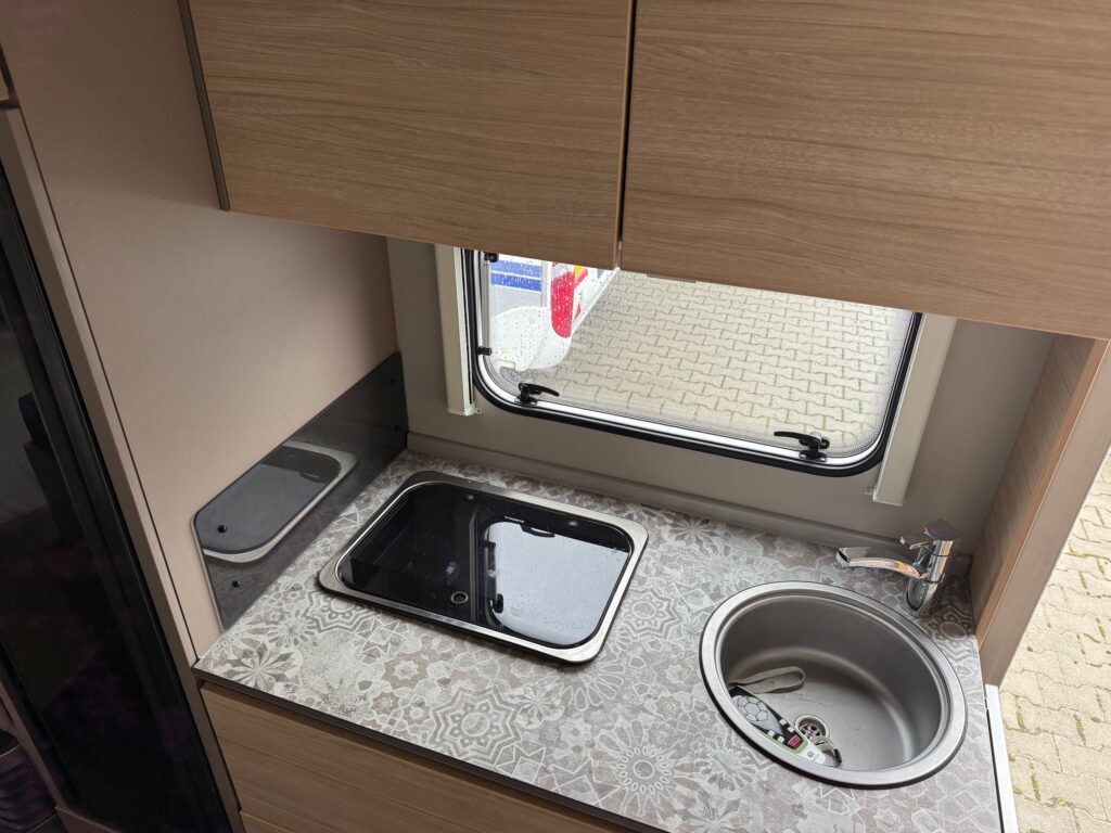 קרוואן נגרר Weinsberg CaraCito 470 QDK 2024: תמונה 10 קרוואן נגרר Weinsberg CaraCito 470 QDK 2024: תמונה 10