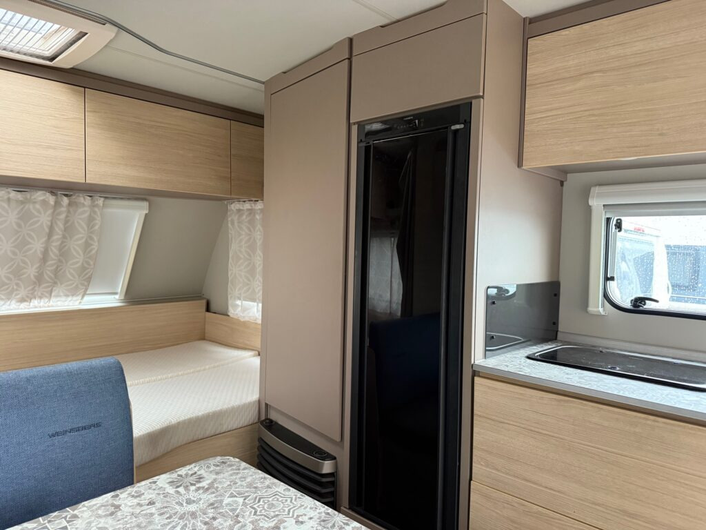 קרוואן נגרר Weinsberg CaraCito 470 QDK 2024: תמונה 8 קרוואן נגרר Weinsberg CaraCito 470 QDK 2024: תמונה 8