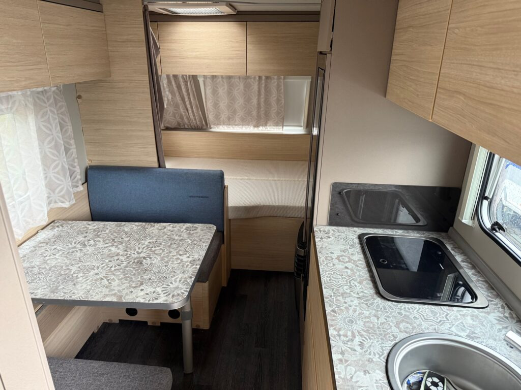 קרוואן נגרר Weinsberg CaraCito 470 QDK 2024: תמונה 7 קרוואן נגרר Weinsberg CaraCito 470 QDK 2024: תמונה 7