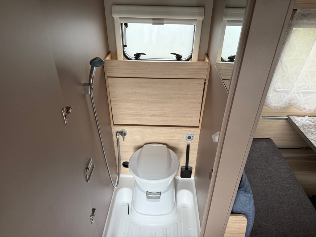 קרוואן נגרר Weinsberg CaraCito 470 QDK 2024: תמונה 6 קרוואן נגרר Weinsberg CaraCito 470 QDK 2024: תמונה 6