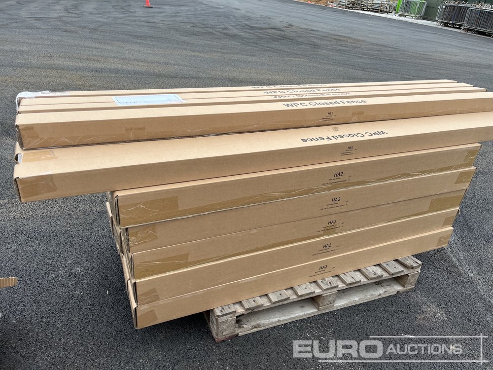 ציוד בנייה 1.8m Wide Anthracite Grey Composite Fence Panels (25 of), 2.45m Black Aluminium Posts (26 of), Complete With Assembly Kit: תמונה 10