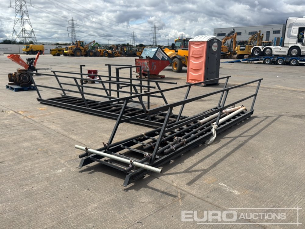 15 Step Steel Stairs, Access Platform, Handrails, Leg Supports (Cannot Be Reconsigned) (2 of) - כלי/ ציוד: תמונה 2 15 Step Steel Stairs, Access Platform, Handrails, Leg Supports (Cannot Be Reconsigned) (2 of) - כלי/ ציוד: תמונה 2