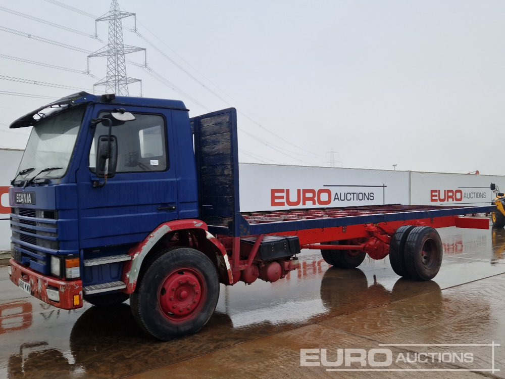 1983 Scania 82M - משאית צד נופל/ שטוחה: תמונה 1 1983 Scania 82M - משאית צד נופל/ שטוחה: תמונה 1