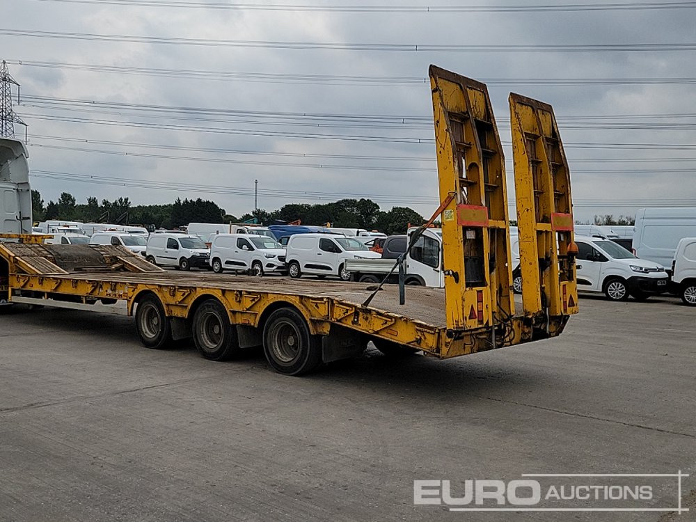 1998 King trailers Tri Axle Step Frame Low Loader Trailer, Neck Ramps, Out Riggers, Hydraulic Ramps - סמיטריילר עם מטען נמוך: תמונה 3 1998 King trailers Tri Axle Step Frame Low Loader Trailer, Neck Ramps, Out Riggers, Hydraulic Ramps - סמיטריילר עם מטען נמוך: תמונה 3