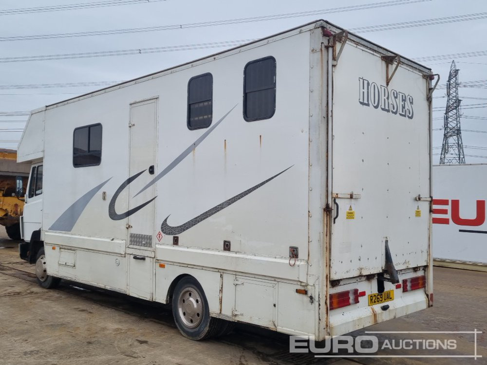 1998 Mercedes 814 - משאית סוסים: תמונה 3 1998 Mercedes 814 - משאית סוסים: תמונה 3