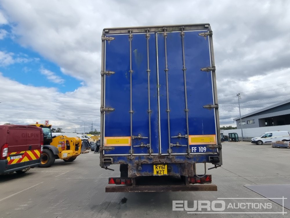 2004 SDC Trailer Tri Axle Curtainsider Trailer - סמיטריילר עם וילונות צד: תמונה 4 2004 SDC Trailer Tri Axle Curtainsider Trailer - סמיטריילר עם וילונות צד: תמונה 4