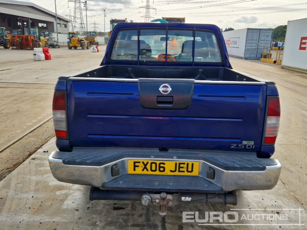 2006 Nissan Navara - טנדר: תמונה 4 2006 Nissan Navara - טנדר: תמונה 4